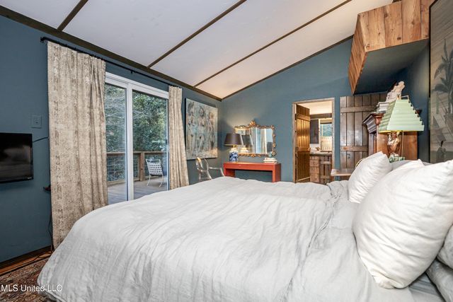 1103 Le Voyageur Drive, Ocean Springs, MS 39564