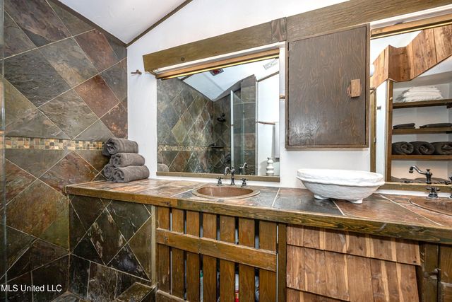 1103 Le Voyageur Drive, Ocean Springs, MS 39564