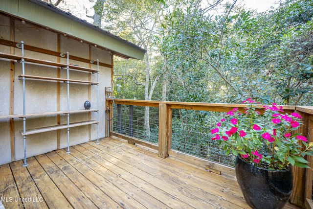 1103 Le Voyageur Drive, Ocean Springs, MS 39564