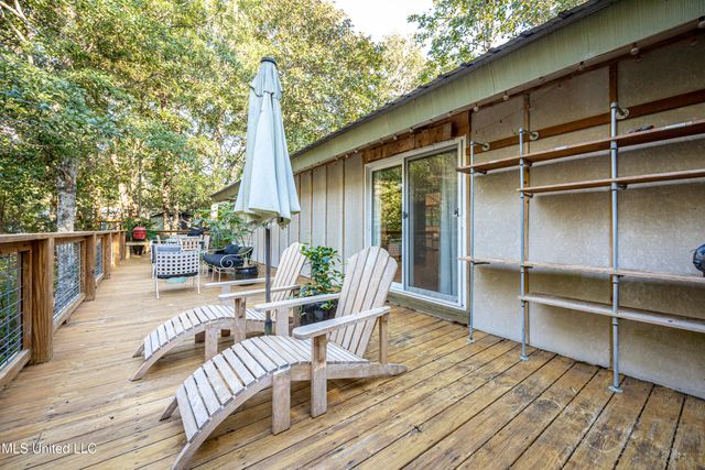 1103 Le Voyageur Drive, Ocean Springs, MS 39564