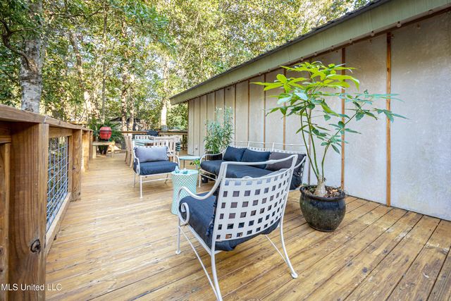 1103 Le Voyageur Drive, Ocean Springs, MS 39564