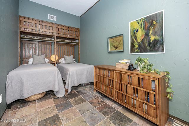 1103 Le Voyageur Drive, Ocean Springs, MS 39564