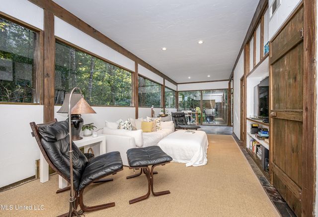 1103 Le Voyageur Drive, Ocean Springs, MS 39564