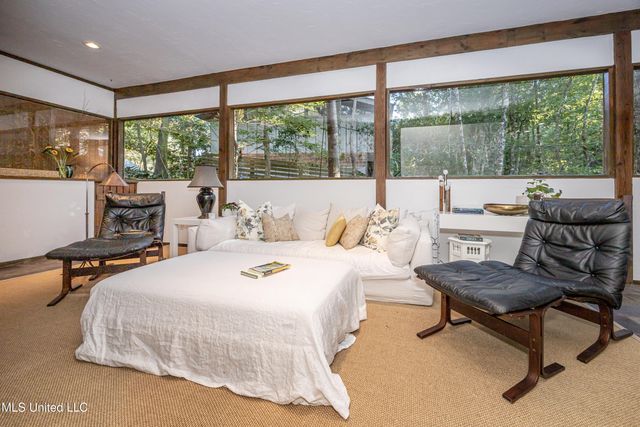 1103 Le Voyageur Drive, Ocean Springs, MS 39564