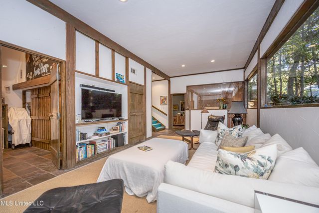 1103 Le Voyageur Drive, Ocean Springs, MS 39564