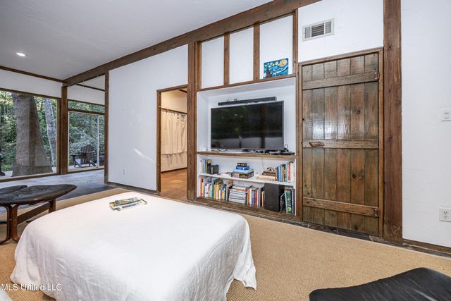 1103 Le Voyageur Drive, Ocean Springs, MS 39564