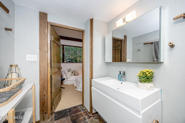 1103 Le Voyageur Drive, Ocean Springs, MS 39564