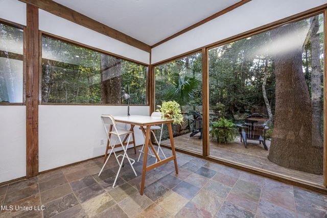 1103 Le Voyageur Drive, Ocean Springs, MS 39564