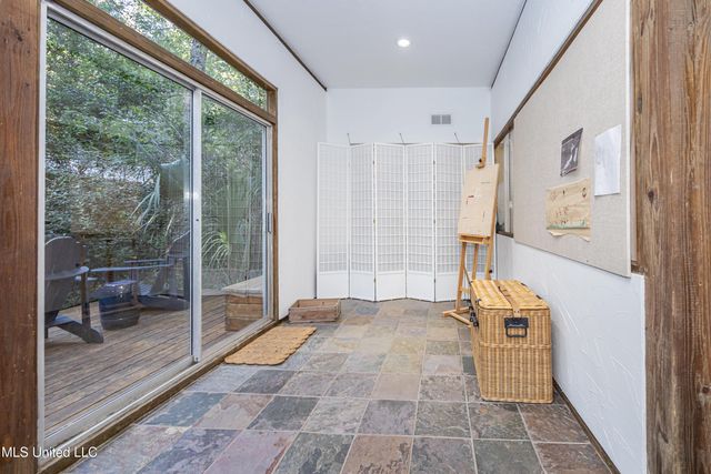 1103 Le Voyageur Drive, Ocean Springs, MS 39564