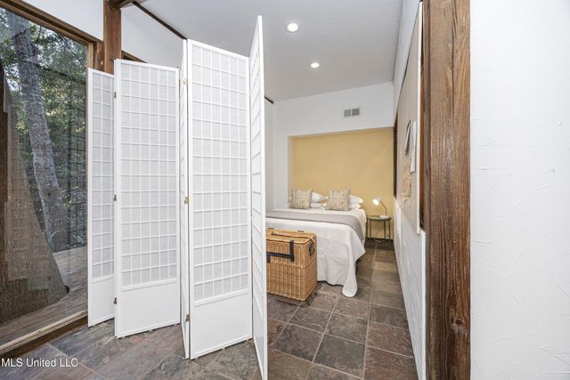 1103 Le Voyageur Drive, Ocean Springs, MS 39564