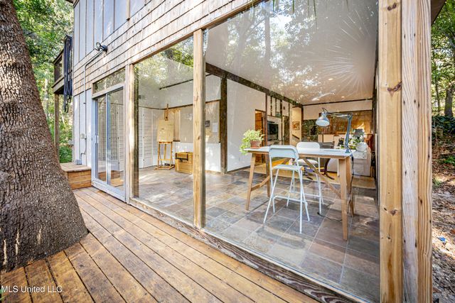 1103 Le Voyageur Drive, Ocean Springs, MS 39564