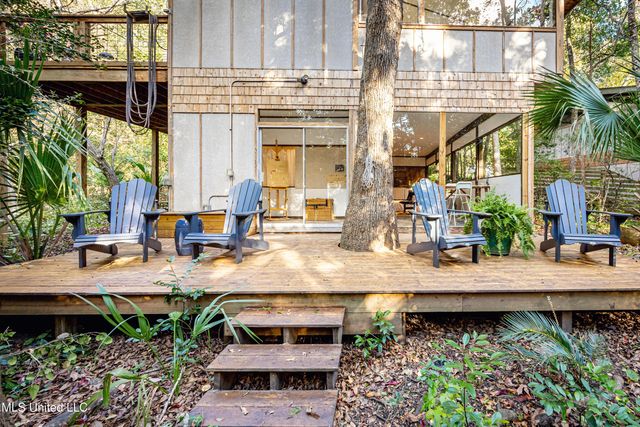 1103 Le Voyageur Drive, Ocean Springs, MS 39564