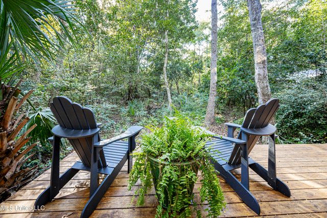 1103 Le Voyageur Drive, Ocean Springs, MS 39564