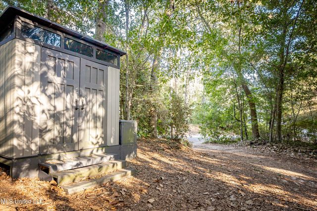 1103 Le Voyageur Drive, Ocean Springs, MS 39564