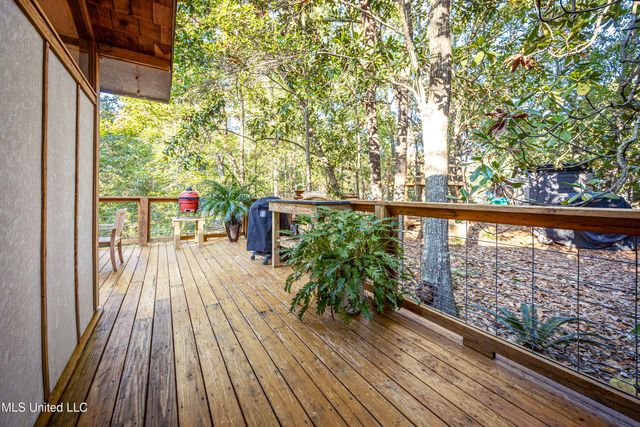 1103 Le Voyageur Drive, Ocean Springs, MS 39564