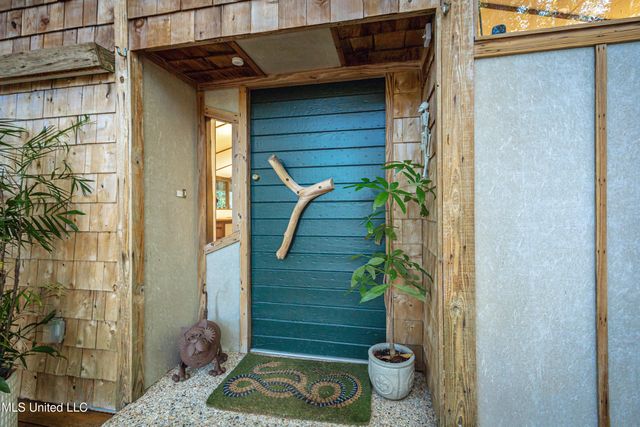 1103 Le Voyageur Drive, Ocean Springs, MS 39564