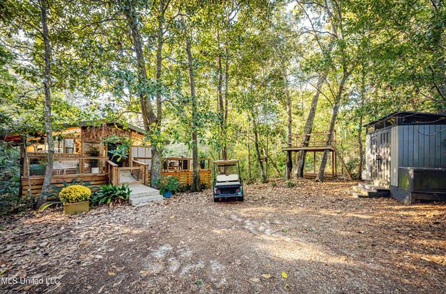 1103 Le Voyageur Drive, Ocean Springs, MS 39564