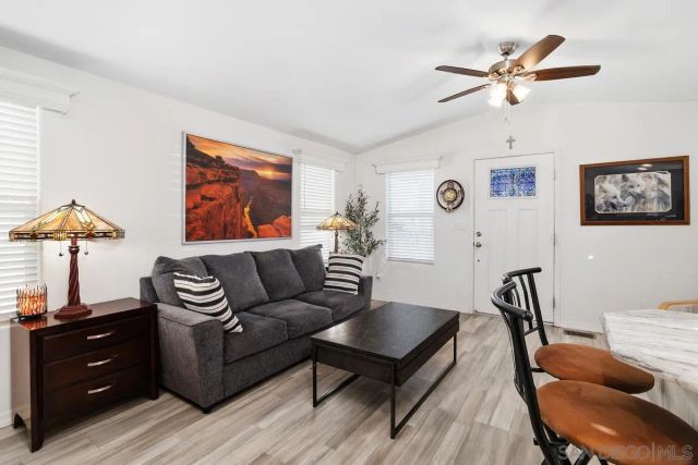 8545 Mission Gorge Rd SPC 336A, Santee, CA 92071