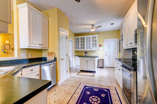 67 Oyster Point Row, Charleston, SC 29412