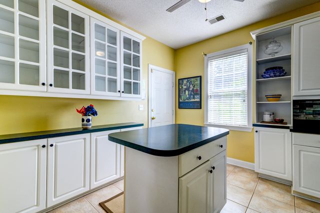 67 Oyster Point Row, Charleston, SC 29412