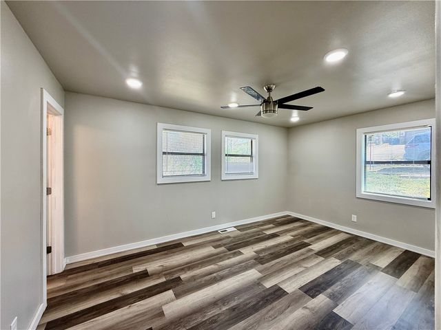 24 Hampstead Lane, Bella Vista, AR 72714