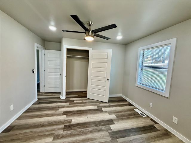 24 Hampstead Lane, Bella Vista, AR 72714