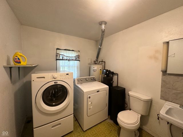 1069 W Railroad Street, Fountaintown, IN 46130