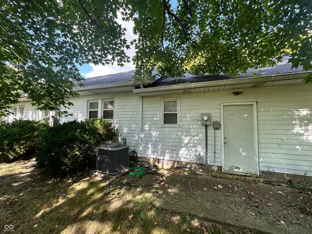 1069 W Railroad Street, Fountaintown, IN 46130