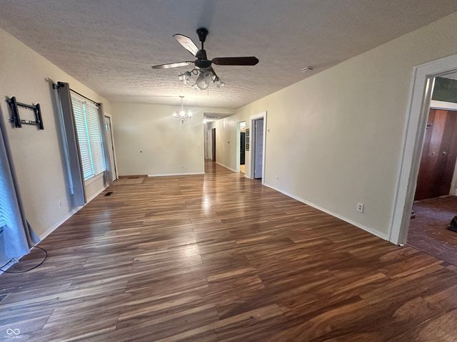 1069 W Railroad Street, Fountaintown, IN 46130