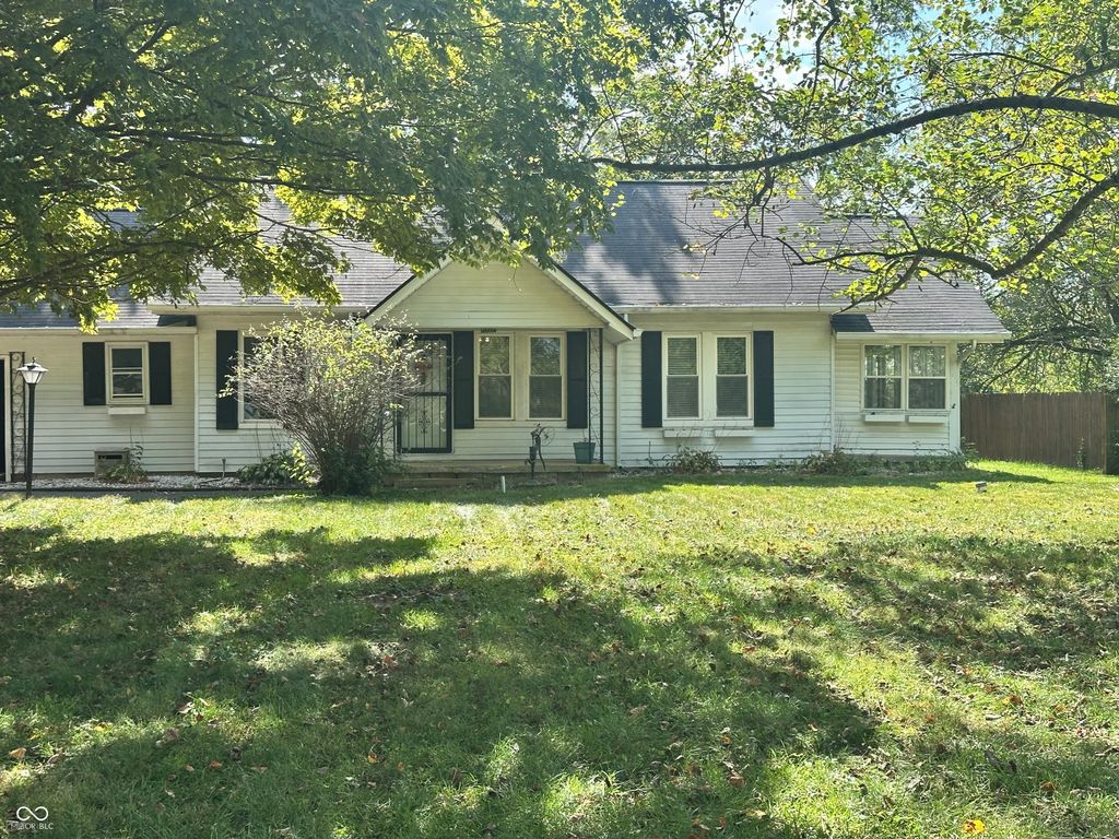 1069 W Railroad Street, Fountaintown, IN 46130