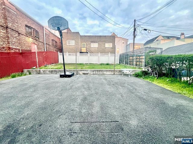 200 Maple Street 2, Kearny, NJ 07032