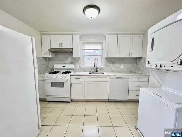 200 Maple Street 2, Kearny, NJ 07032