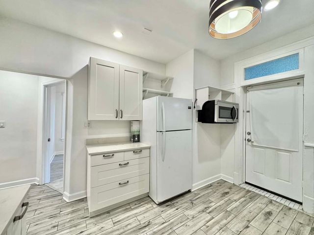 6228 N Artesian Avenue, Chicago, IL 60659