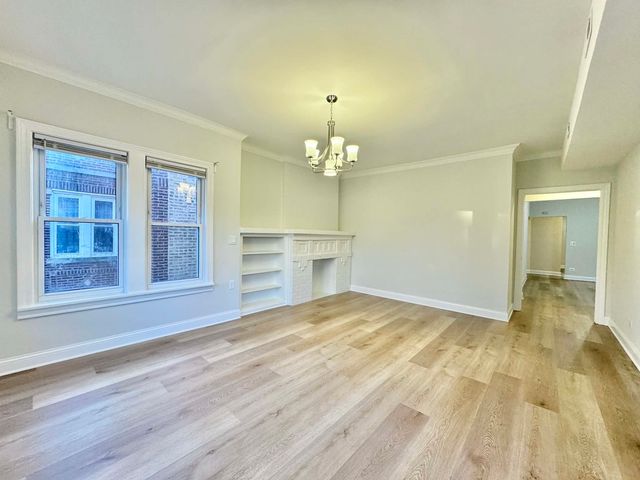 6228 N Artesian Avenue, Chicago, IL 60659