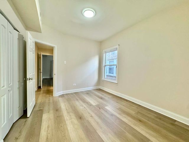 6228 N Artesian Avenue, Chicago, IL 60659