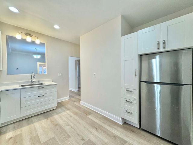 6228 N Artesian Avenue, Chicago, IL 60659