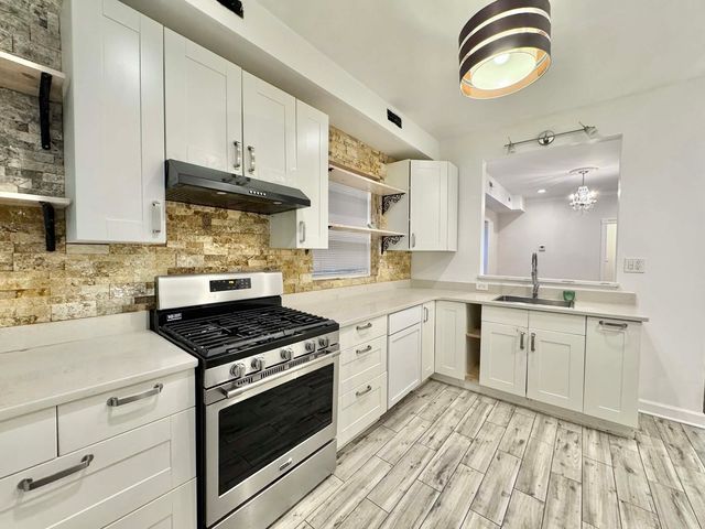 6228 N Artesian Avenue, Chicago, IL 60659