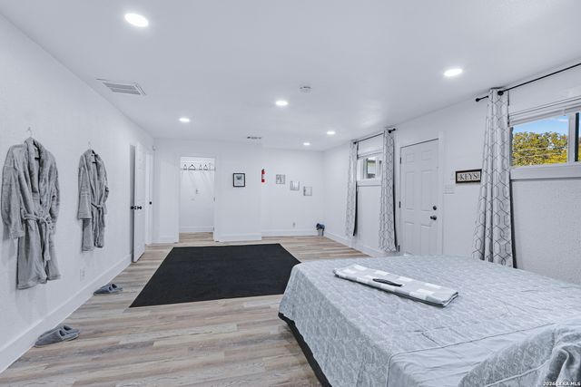 615 Gulf St, San Antonio, TX 78202