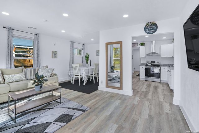 615 Gulf St, San Antonio, TX 78202