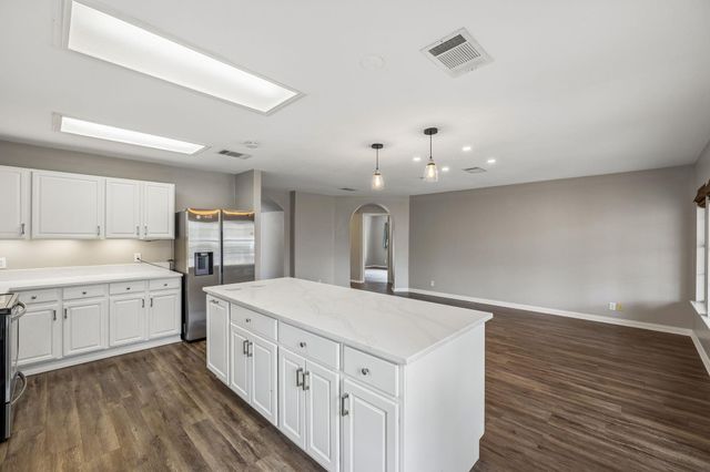 7419 Pusch Ridge LOOP, Austin, TX 78749