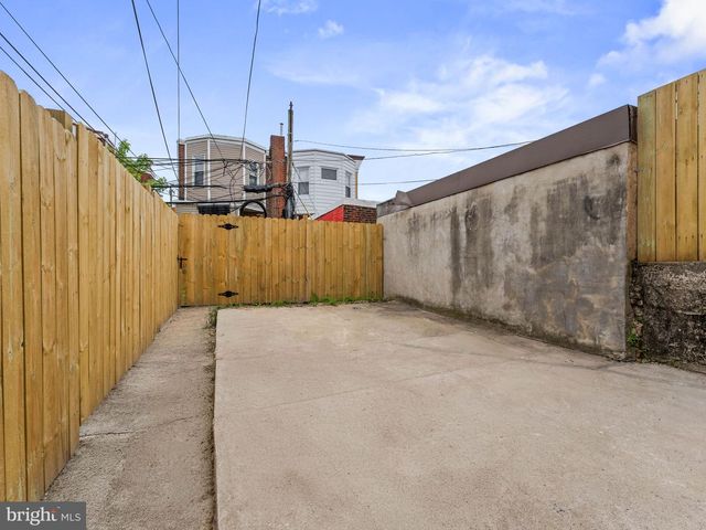 6058 WEBSTER ST, Philadelphia, PA 19143