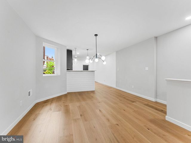 6058 WEBSTER ST, Philadelphia, PA 19143