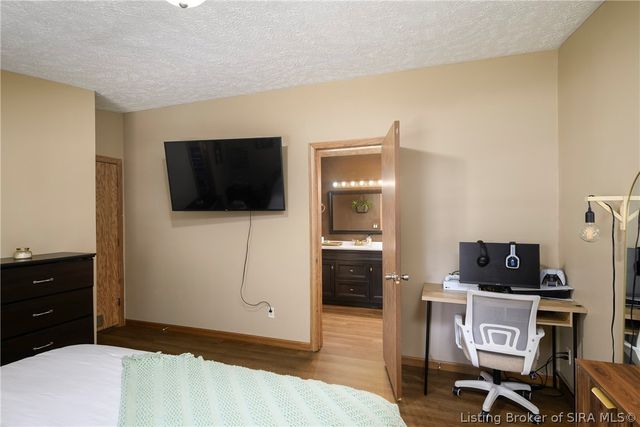 1004 Brunswick Drive, Jeffersonville, IN 47130