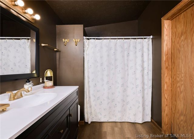 1004 Brunswick Drive, Jeffersonville, IN 47130