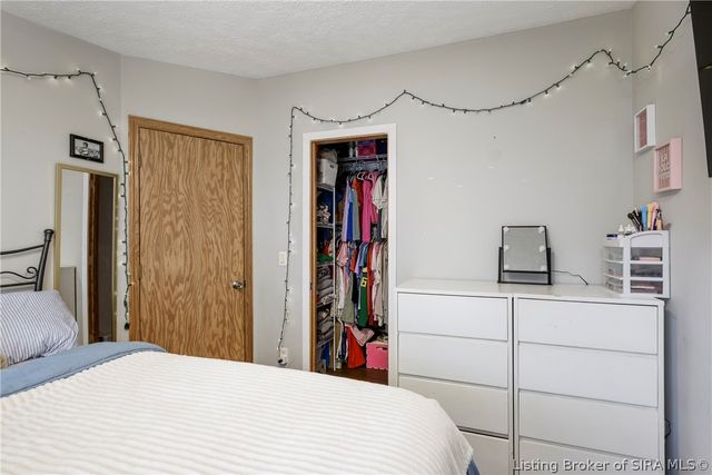 1004 Brunswick Drive, Jeffersonville, IN 47130