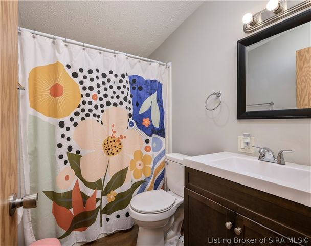 1004 Brunswick Drive, Jeffersonville, IN 47130