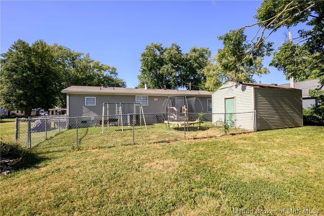 1004 Brunswick Drive, Jeffersonville, IN 47130