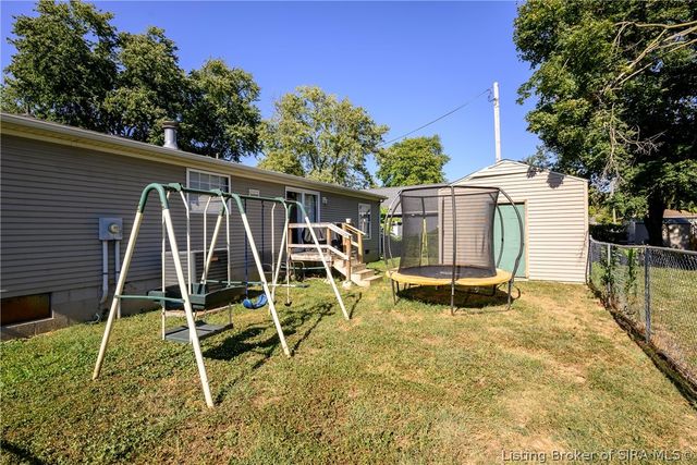 1004 Brunswick Drive, Jeffersonville, IN 47130
