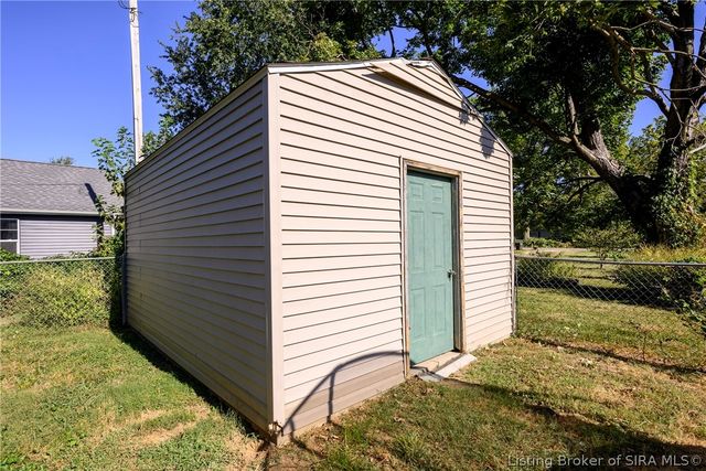 1004 Brunswick Drive, Jeffersonville, IN 47130
