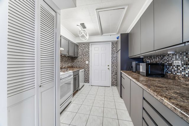 16030 Saint Louis Avenue, Markham, IL 60428